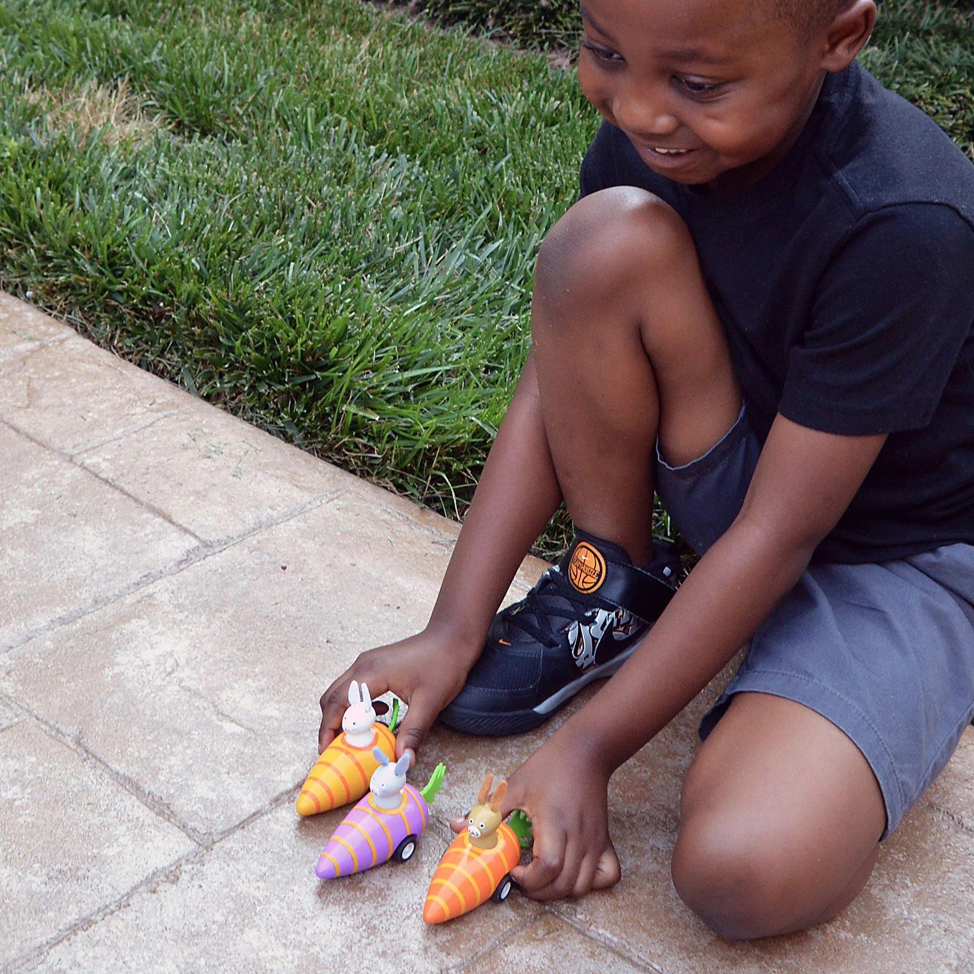 Bunny in Carrot Pullback Toy - Image 5