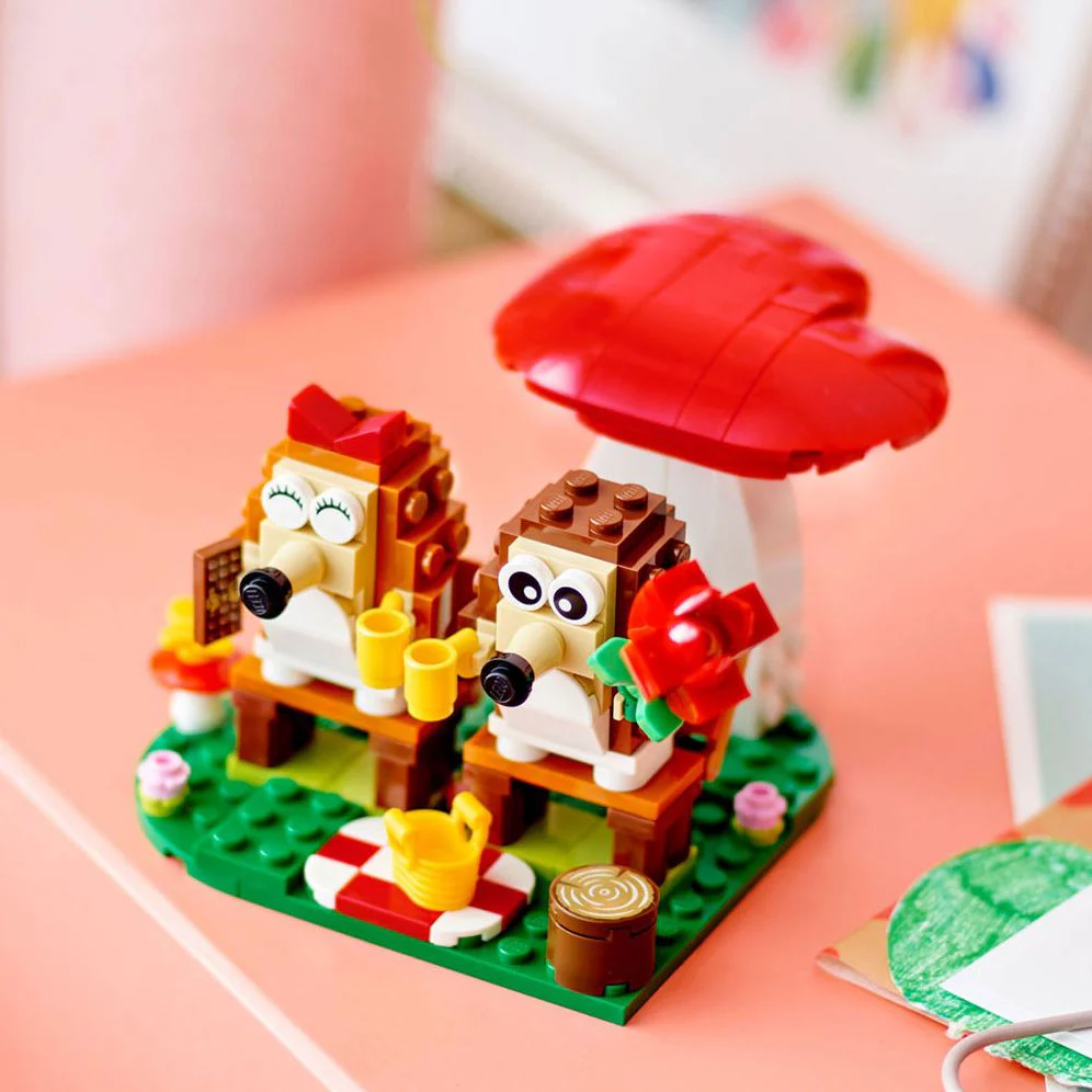 LEGO LEL Seasons Hedgehog Picnic Date 40711 - Image 9