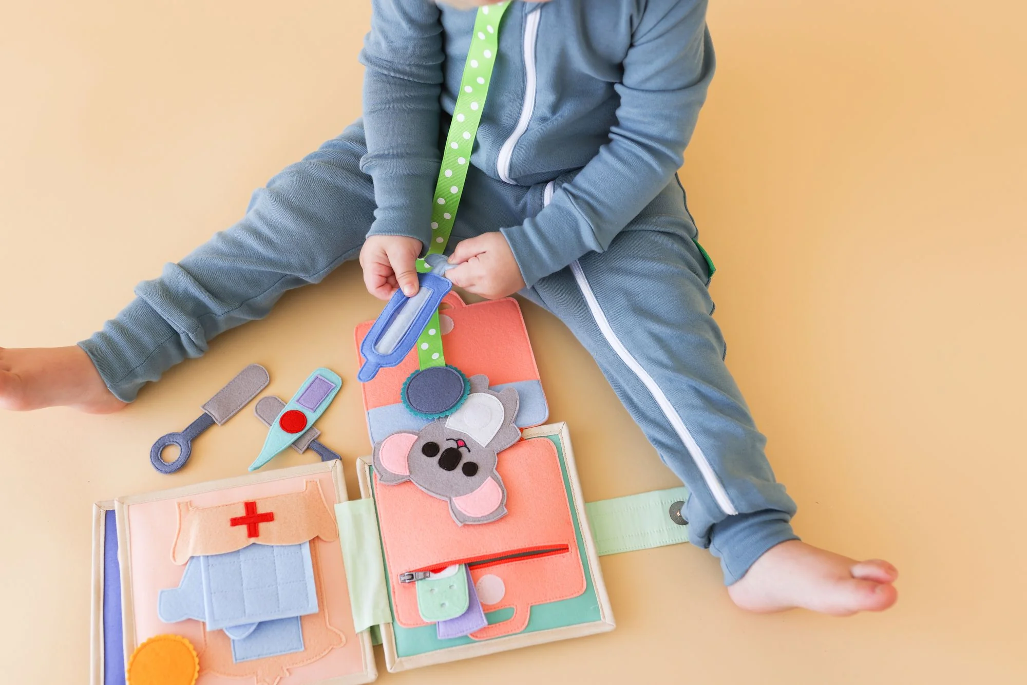 Medic Nano Quiet Book - Image 3